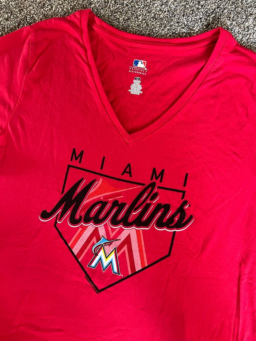 Genuine Merchandise MLB Miami Marlins Women's XL Red T-Shirt (NWT)